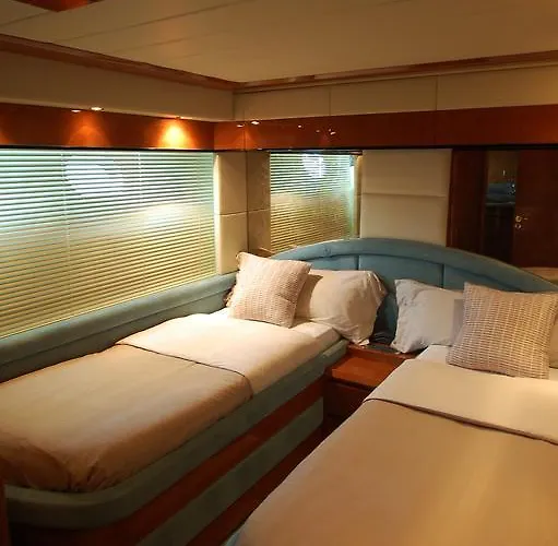 Leigh Yacht *