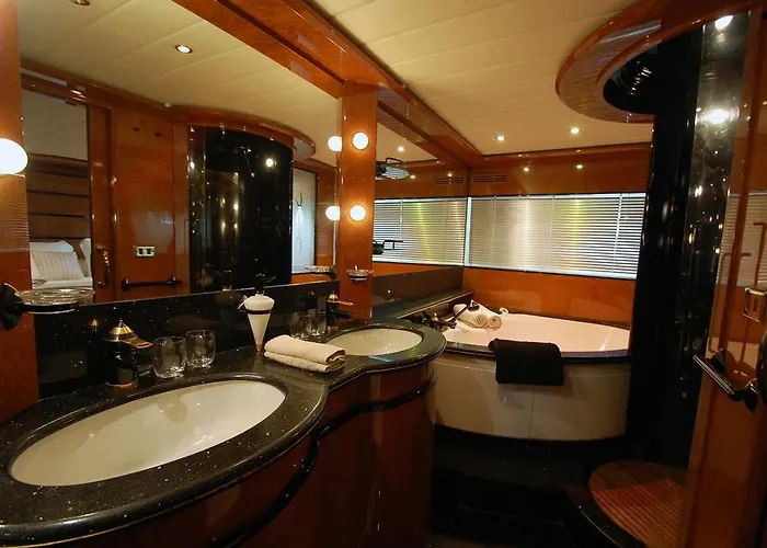 Leigh Yacht * Barcelona