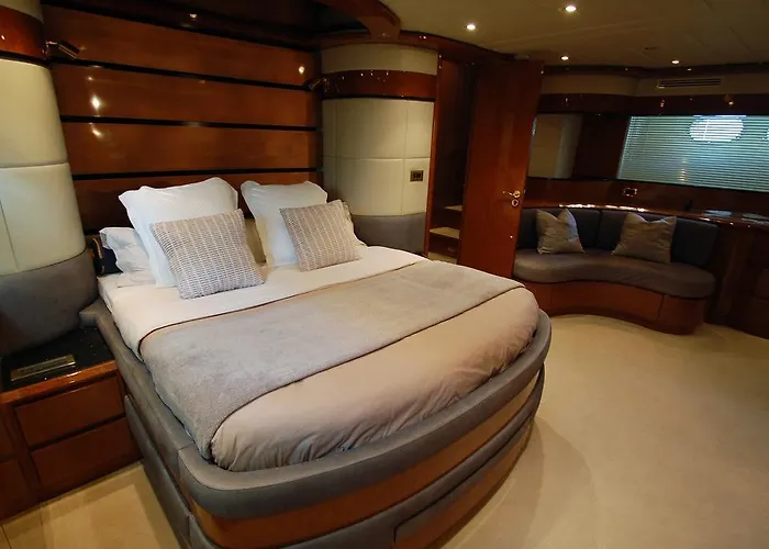 Leigh Yacht Barcelona