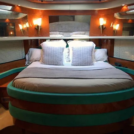 Leigh Yacht