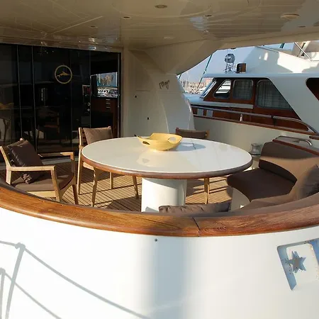 Hotel en barco Leigh Yacht *